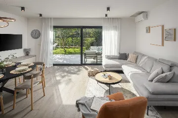 Villa with Heated Pool in Poreč for 8 Guests