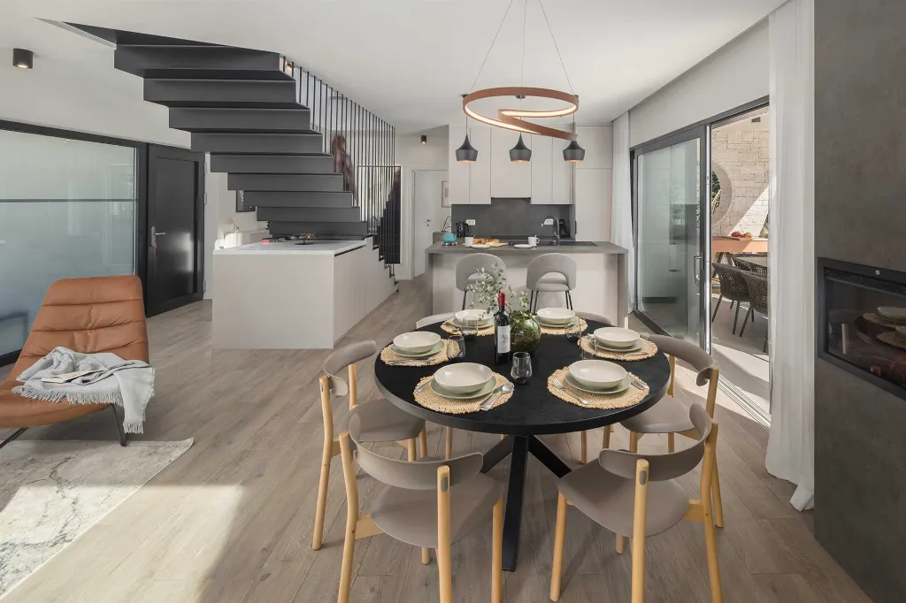 Villa with Heated Pool in Poreč for 8 Guests