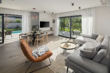 Villa with Heated Pool in Poreč for 8 Guests