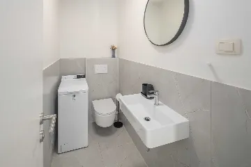 Villa with Heated Pool in Poreč for 8 Guests