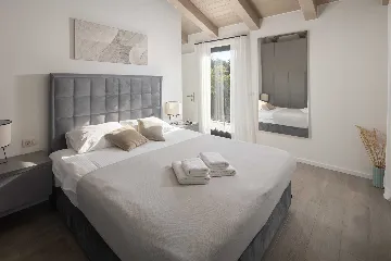 Villa with Heated Pool in Poreč for 8 Guests