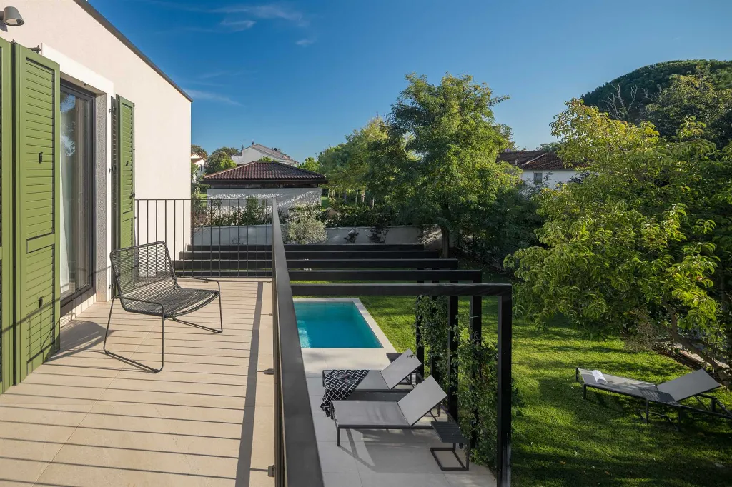 Villa with Heated Pool in Poreč for 8 Guests