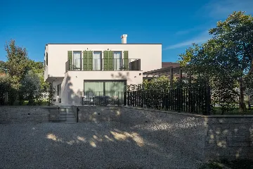 Villa with Heated Pool in Poreč for 8 Guests