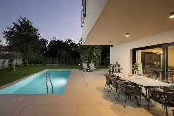 Villa with Heated Pool in Poreč for 8 Guests