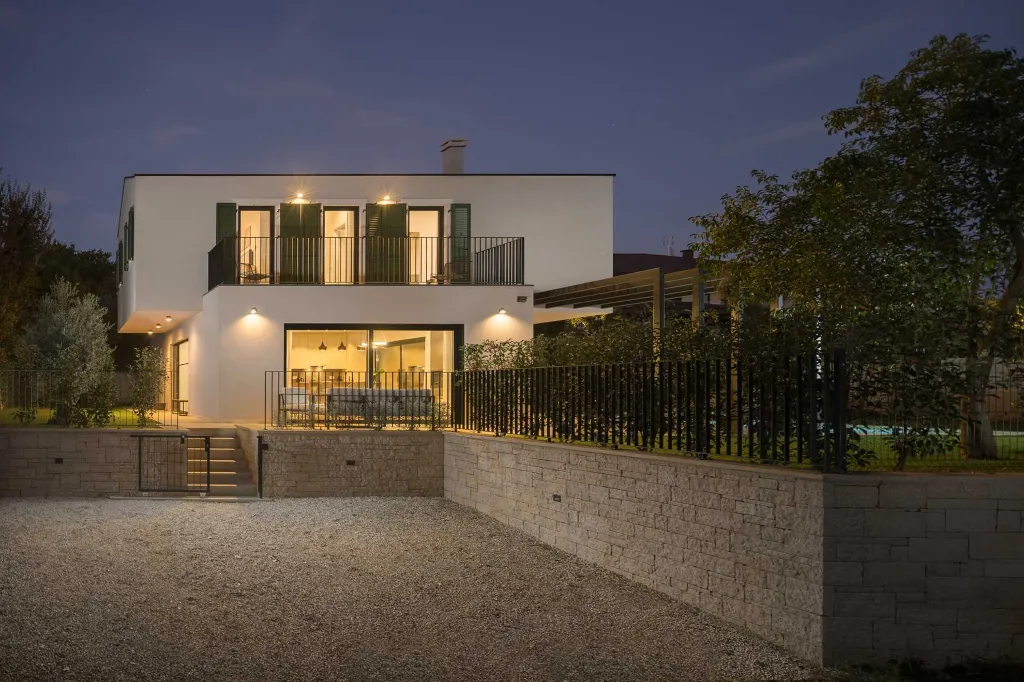 Villa with Heated Pool in Poreč for 8 Guests