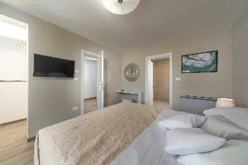 6-Bedroom Villa in Poreč for Up to 12 Guests