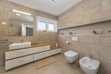 6-Bedroom Villa in Poreč for Up to 12 Guests