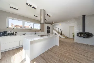 6-Bedroom Villa in Poreč for Up to 12 Guests