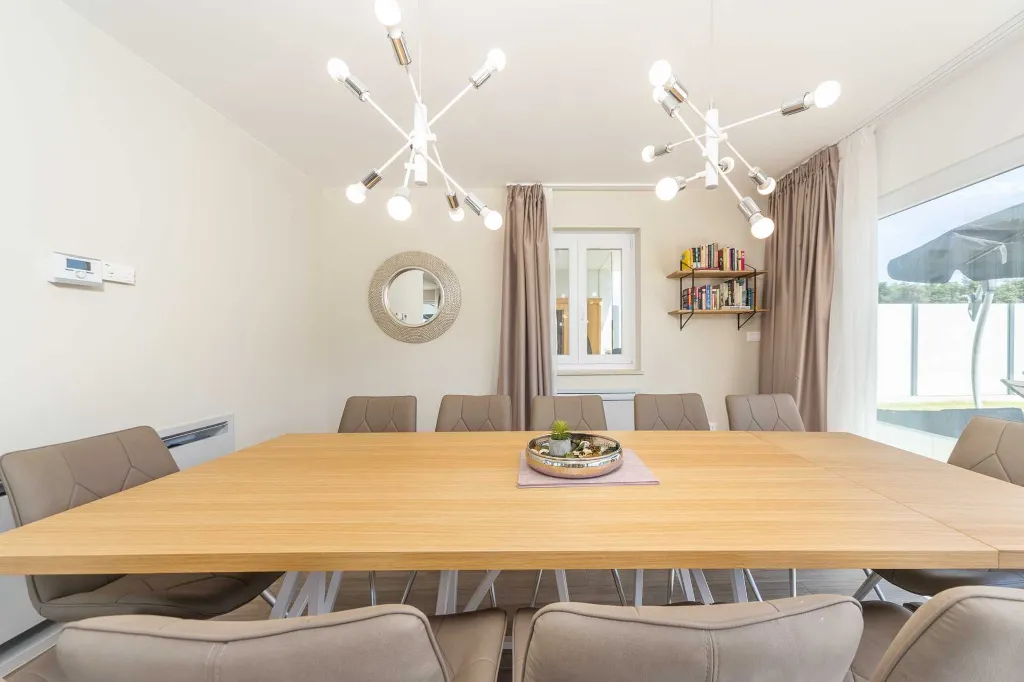 6-Bedroom Villa in Poreč for Up to 12 Guests