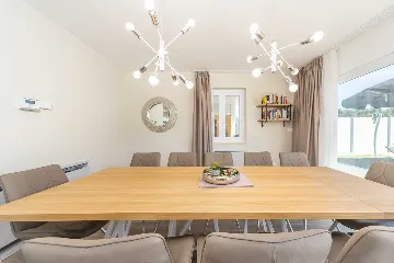 6-Bedroom Villa in Poreč for Up to 12 Guests