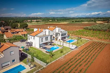 6-Bedroom Villa in Poreč for Up to 12 Guests