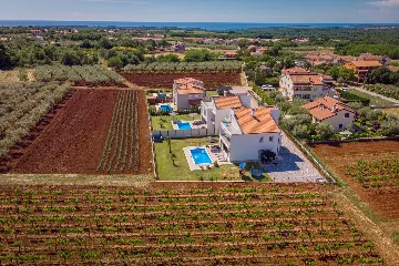 6-Bedroom Villa in Poreč for Up to 12 Guests