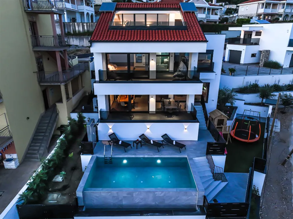 Heated Pool Villa with Jacuzzi in Crikvenica