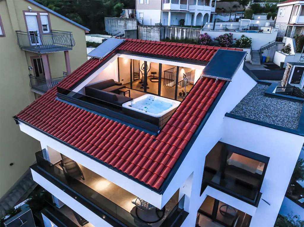 Heated Pool Villa with Jacuzzi in Crikvenica