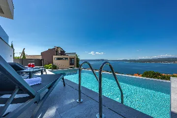 Heated Pool Villa with Jacuzzi in Crikvenica