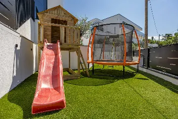 Heated Pool Villa with Jacuzzi in Crikvenica