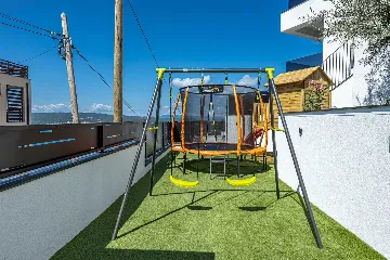 Heated Pool Villa with Jacuzzi in Crikvenica