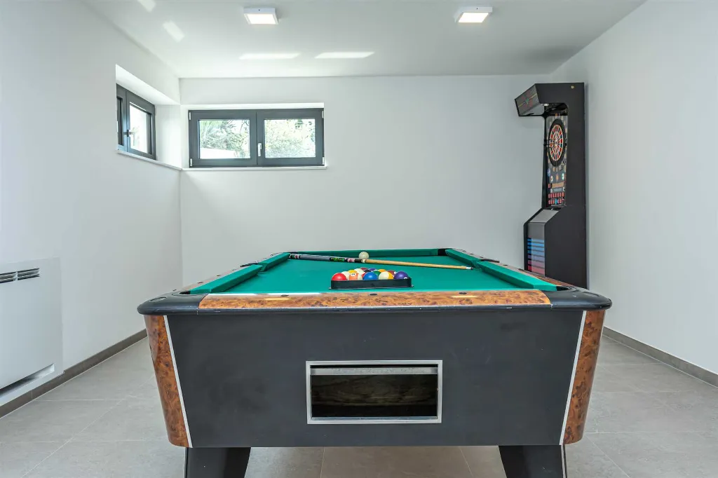 Heated Pool Villa with Jacuzzi in Crikvenica