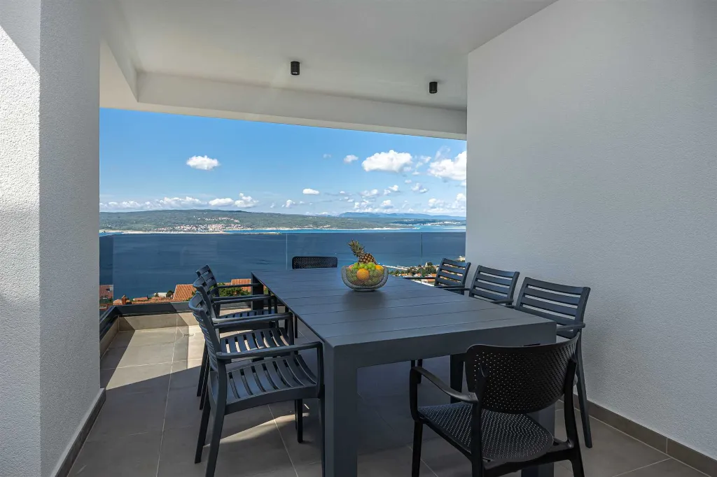 Heated Pool Villa with Jacuzzi in Crikvenica