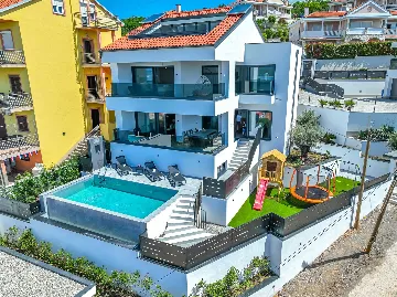 Heated Pool Villa with Jacuzzi in Crikvenica