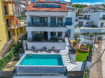 Heated Pool Villa with Jacuzzi in Crikvenica