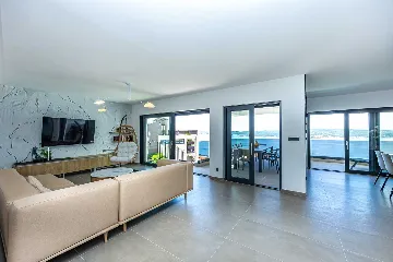 Heated Pool Villa with Jacuzzi in Crikvenica