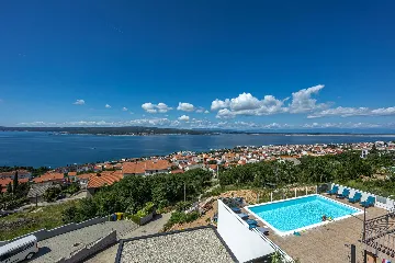 Heated Pool Villa with Jacuzzi in Crikvenica