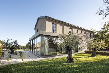 Villa with Pool & Sauna in Poreč for 6 Guests