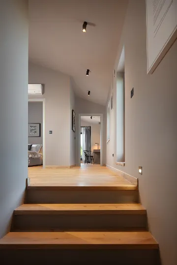 Villa with Pool & Sauna in Poreč for 6 Guests