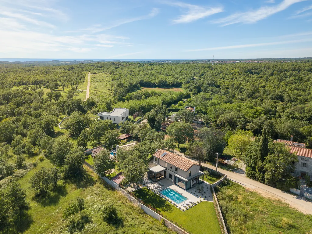 Villa with Pool & Sauna in Poreč for 6 Guests