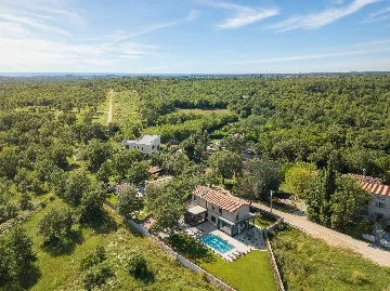 Villa with Pool & Sauna in Poreč for 6 Guests