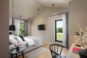 Villa with Pool & Sauna in Poreč for 6 Guests