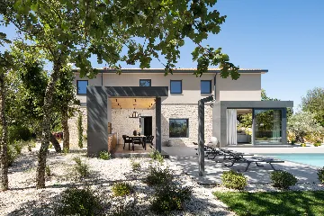 Villa with Pool & Sauna in Poreč for 6 Guests