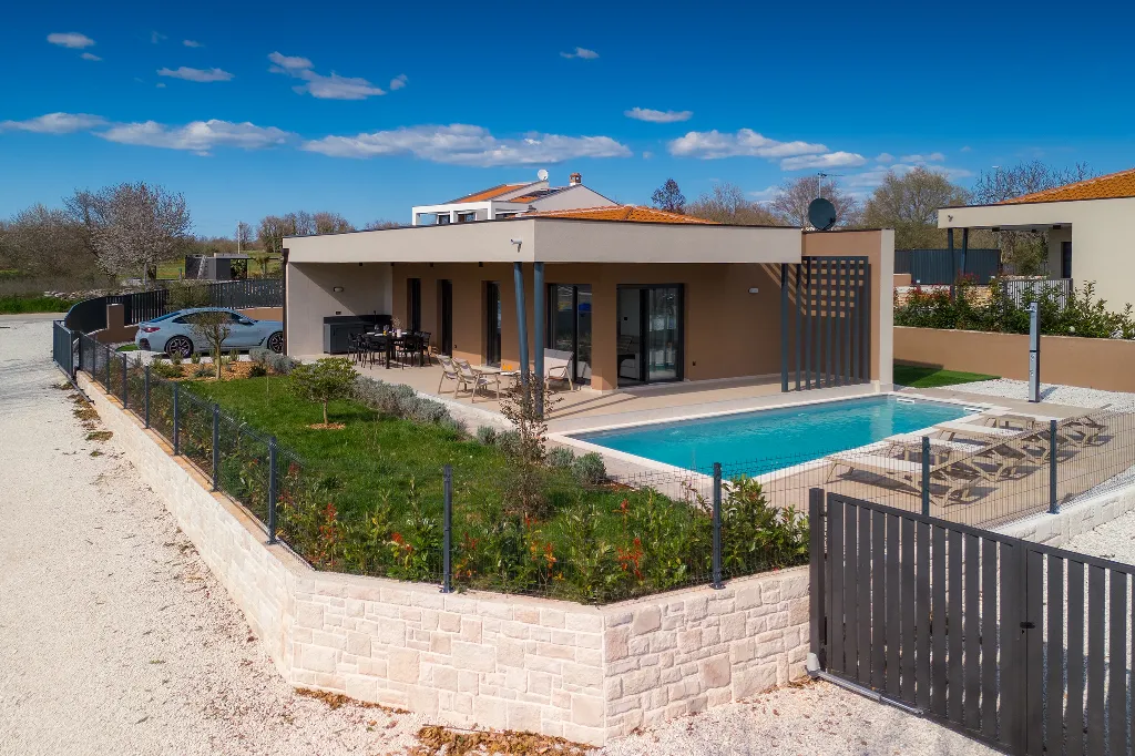 Radetići Villa with Private Pool for Up to 5