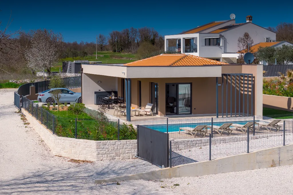 Radetići Villa with Private Pool for Up to 5