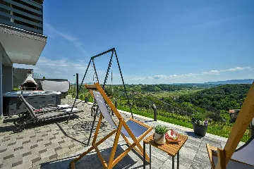 Holiday House in Dubrovčan for Up to 4 Guests