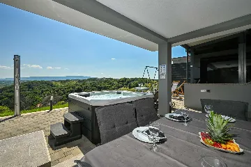 Holiday House in Dubrovčan for Up to 4 Guests