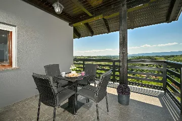 Holiday House in Dubrovčan for Up to 4 Guests