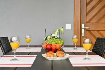 Holiday House in Dubrovčan for Up to 4 Guests
