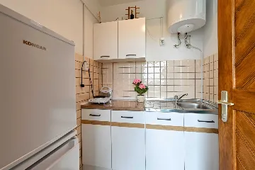 Holiday House in Dubrovčan for Up to 4 Guests