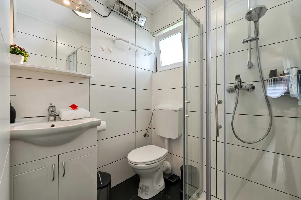 Holiday House in Dubrovčan for Up to 4 Guests