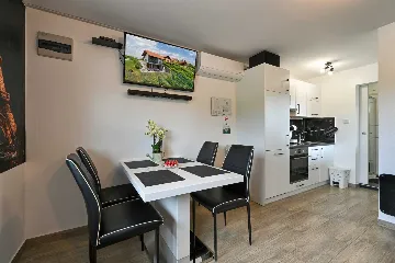 Holiday House in Dubrovčan for Up to 4 Guests