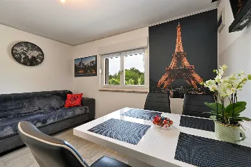 Holiday House in Dubrovčan for Up to 4 Guests