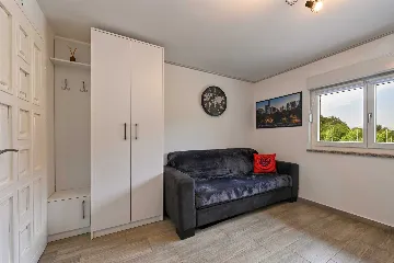 Holiday House in Dubrovčan for Up to 4 Guests