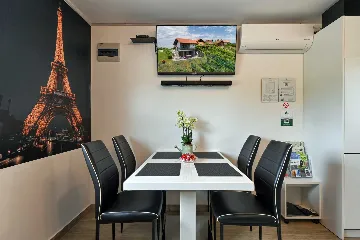 Holiday House in Dubrovčan for Up to 4 Guests