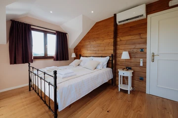 Villa in Stubicke Toplice for 6 Guests