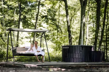 Cabin for 2 with Glass Walls in Dubrava, Croatia