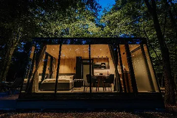 Cabin for 2 with Glass Walls in Dubrava, Croatia
