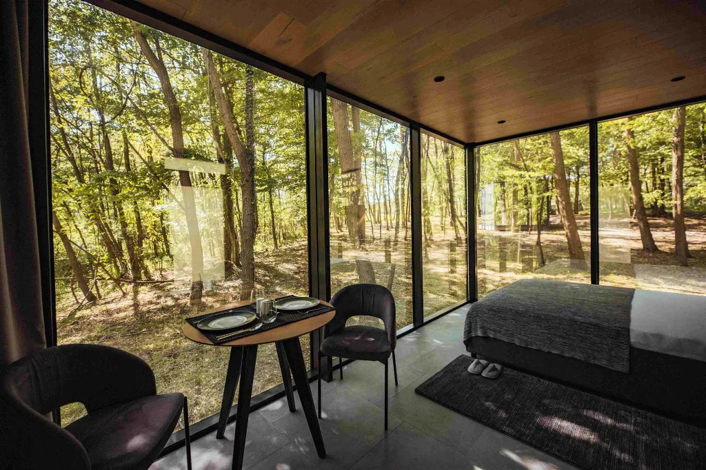Glass Cabin Water (Aqua) in Dubrava, Croatia