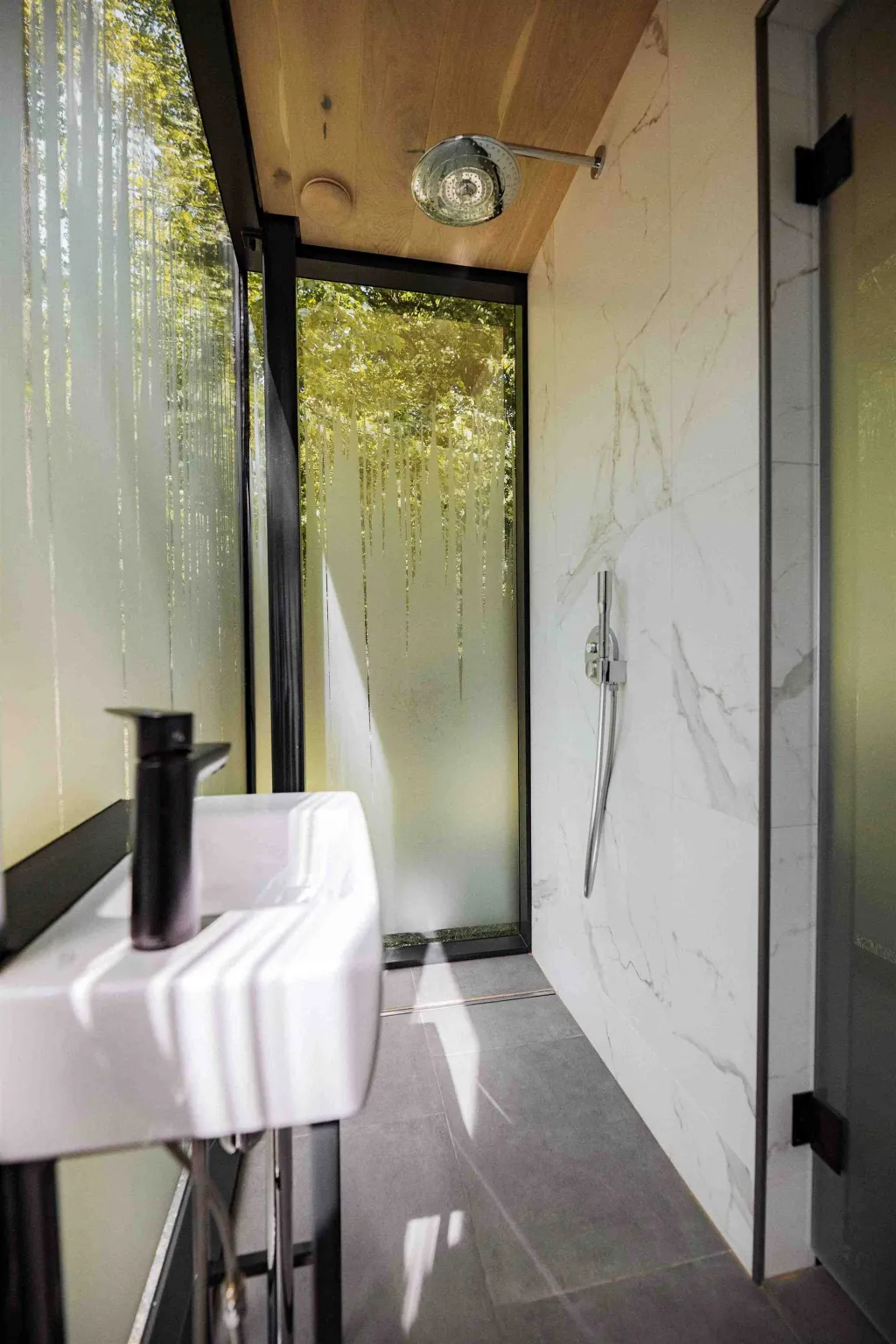 Glass Cabin Water (Aqua) in Dubrava, Croatia